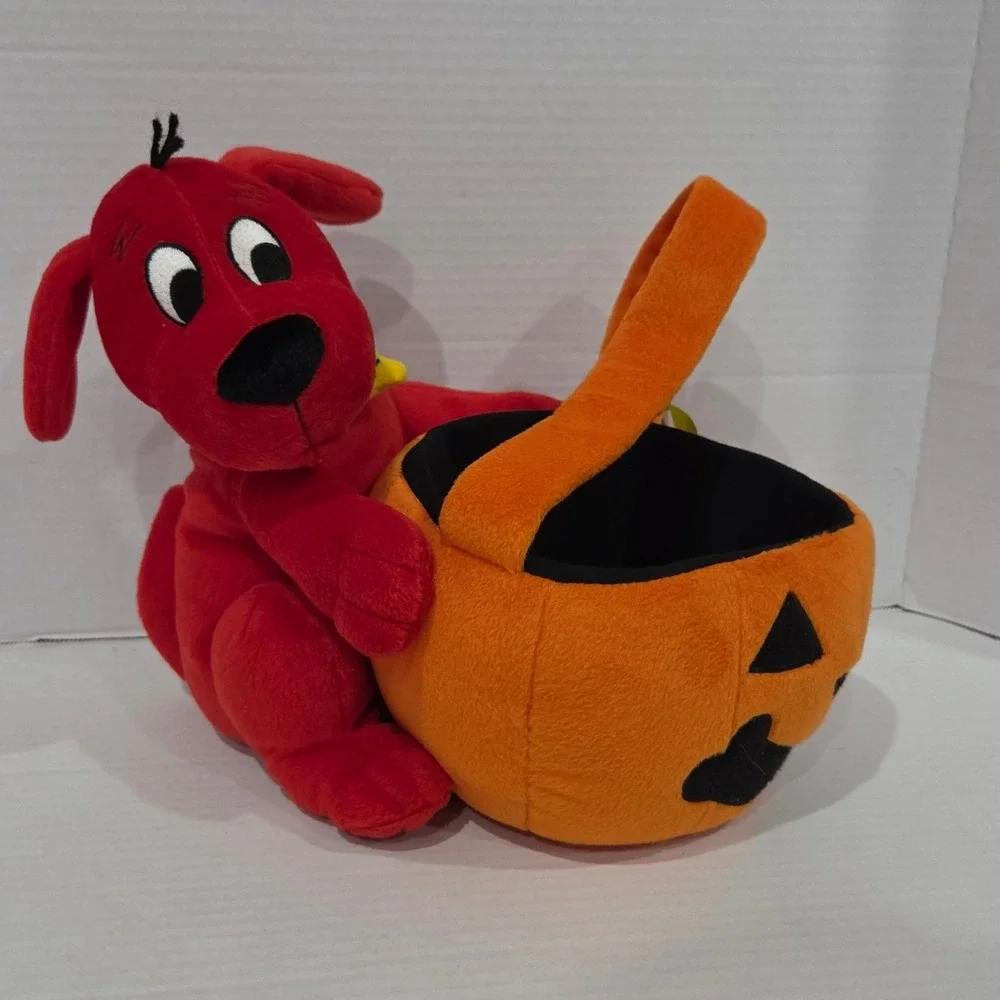 Clifford The Big Red Dog Plush Halloween Pumpkin Treat Bucket Target 2004